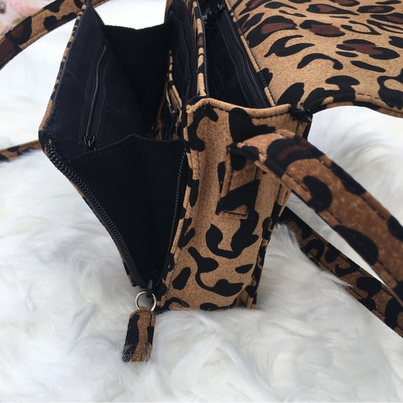 🛑 SOLD Evan Picone Crossbody Flap Handbag Purse Cheetah Animal Print Adjustable - Picture 10 of 13